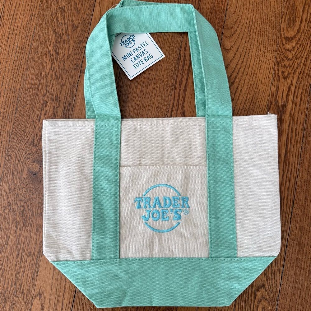 NWT Trader Joe’s Mini Pastel Canvas Tote Bags in Mint Green